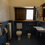 Hostel Di Il Camoscio Rovere (Abruzzo)