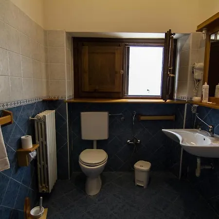 Hostel Di Il Camoscio Rovere (Abruzzo)