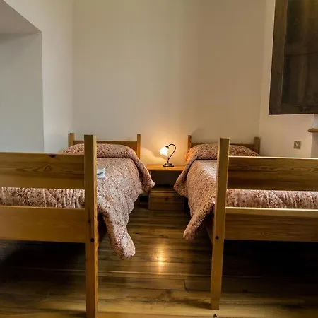 Di Il Camoscio Hostel