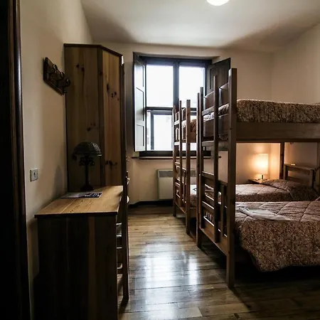 Di Il Camoscio Hostel
