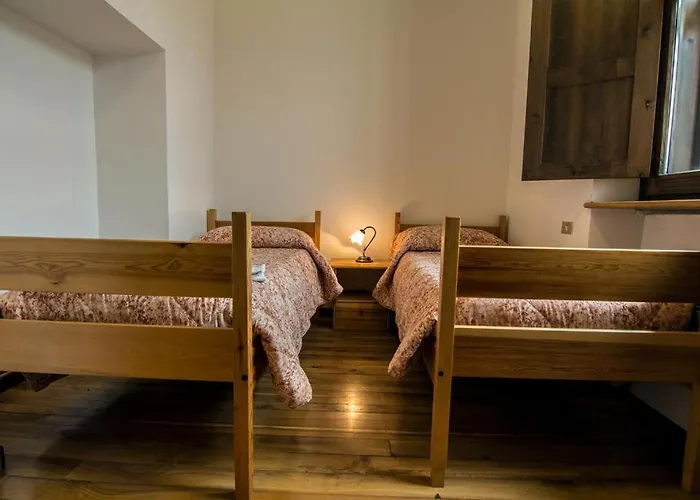 Di Il Camoscio Hostel